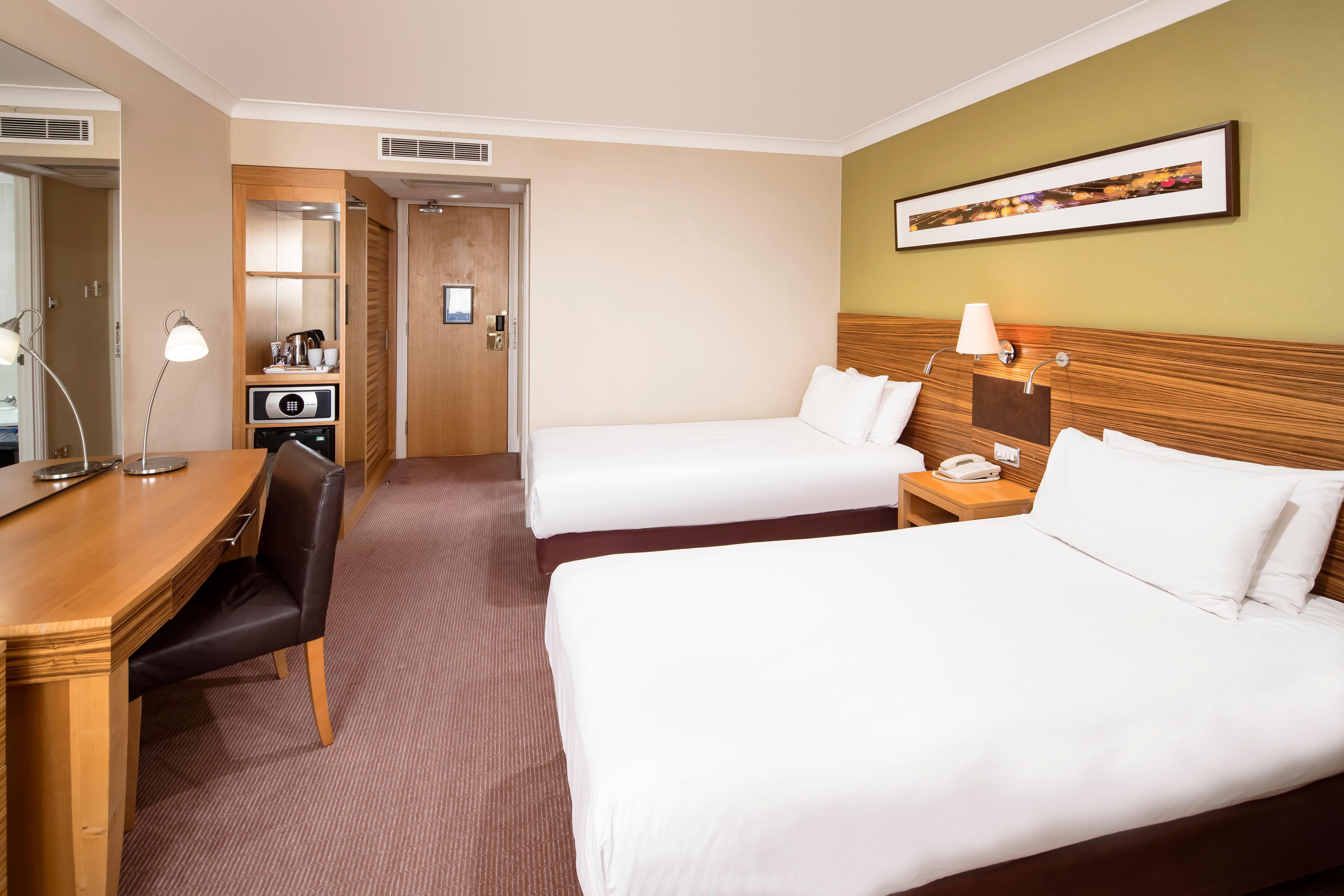 Crowne Plaza Chester By Ihg Exterior photo