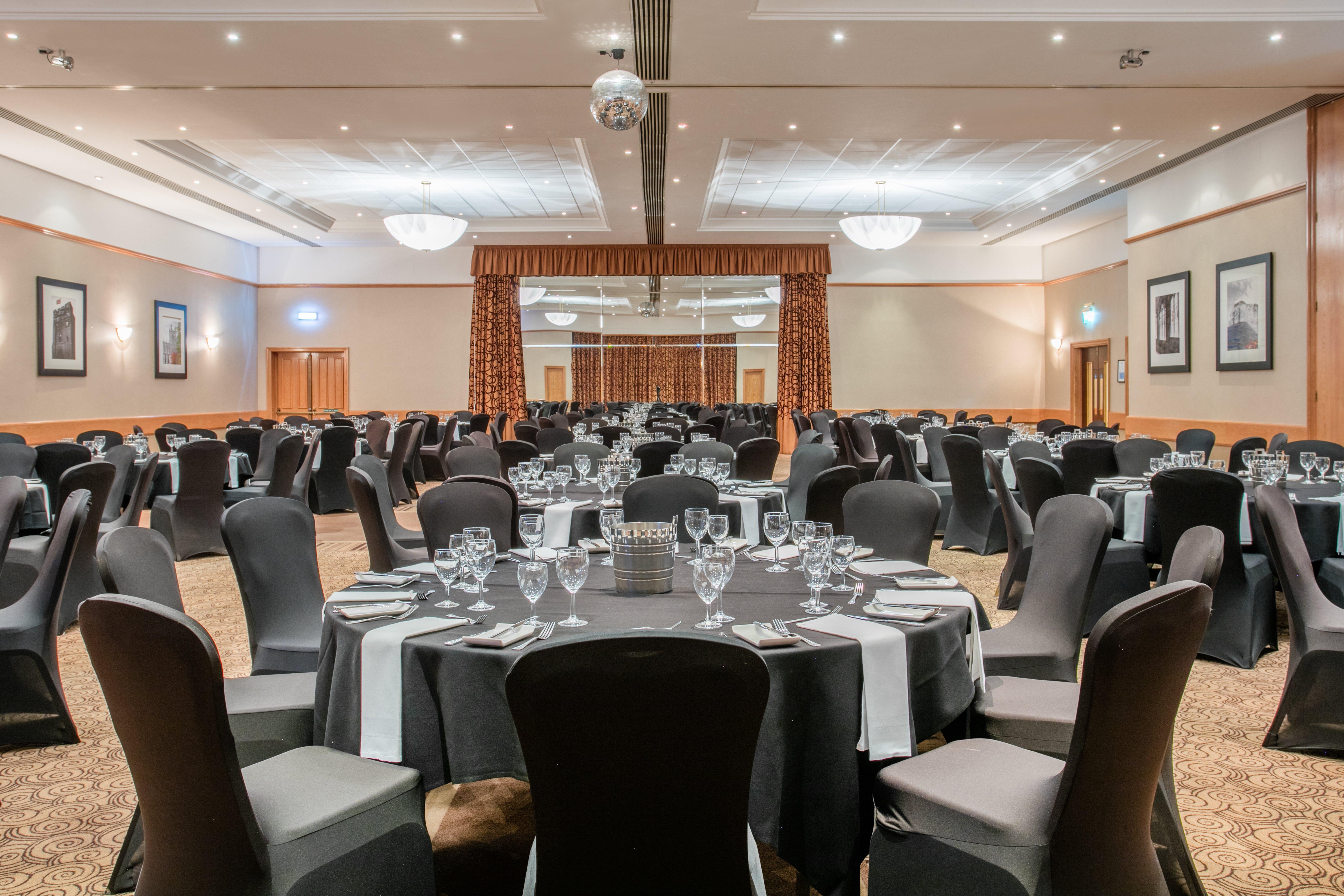 Crowne Plaza Chester By Ihg Exterior photo