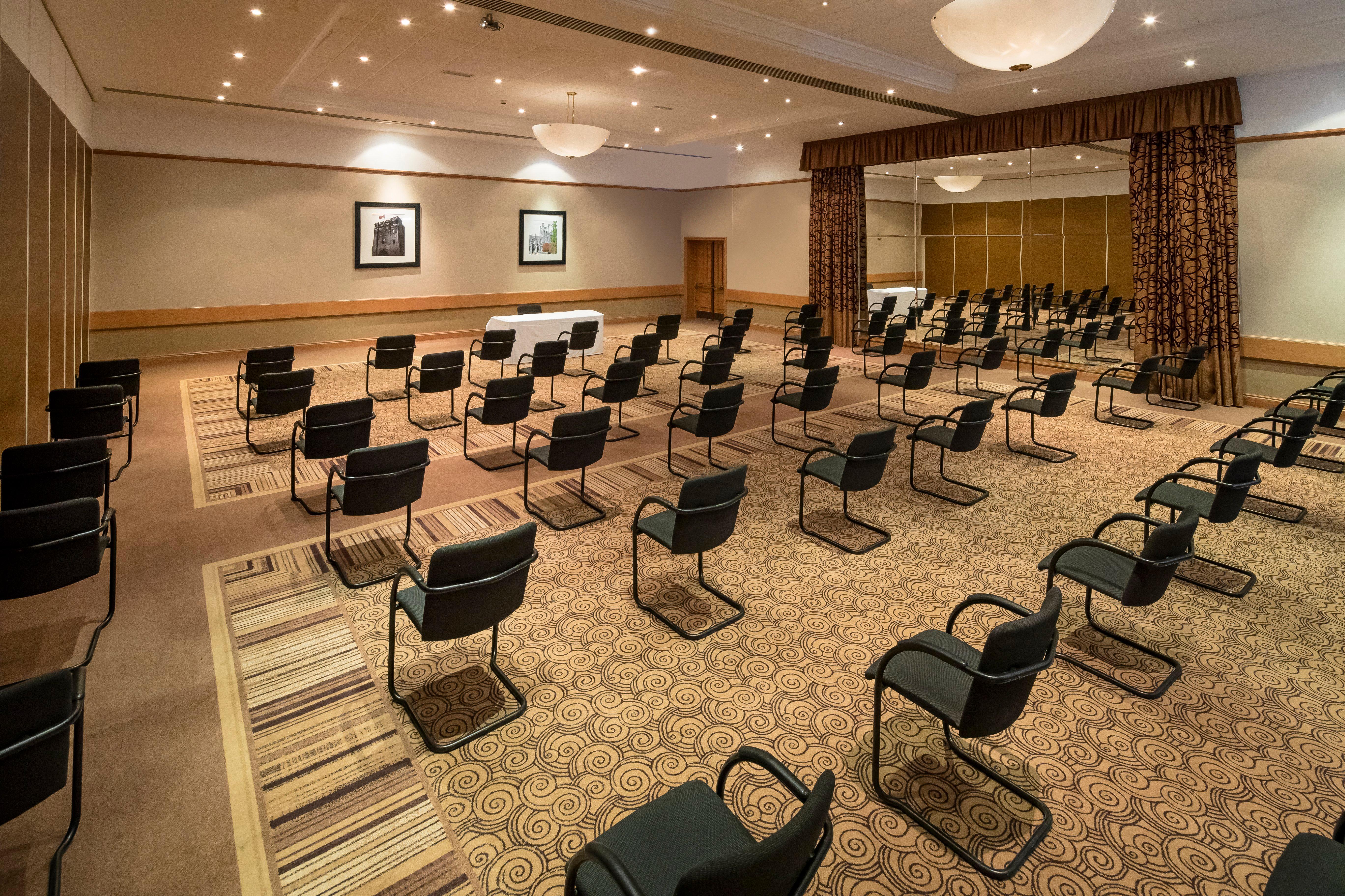 Crowne Plaza Chester By Ihg Exterior photo