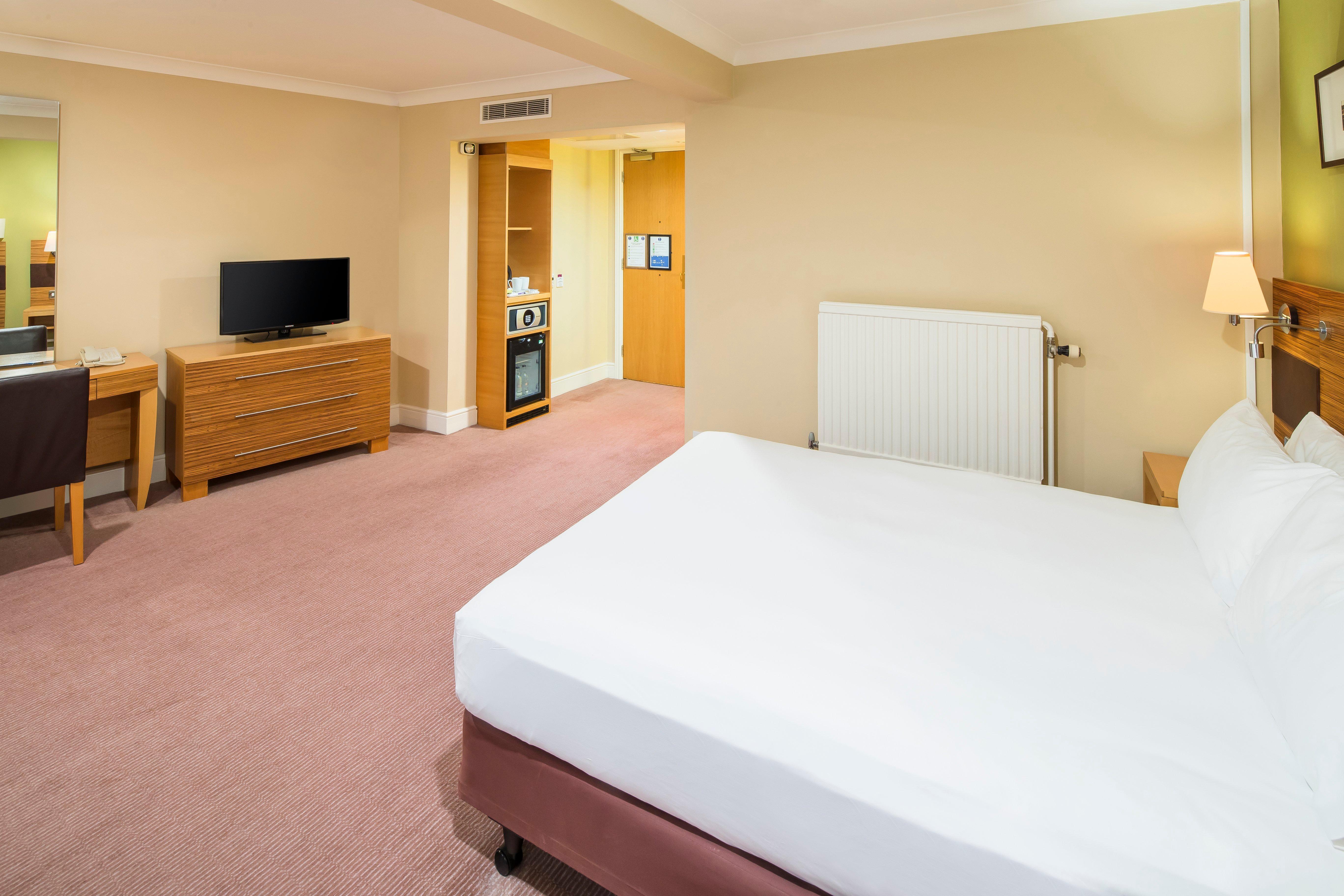 Crowne Plaza Chester By Ihg Exterior photo