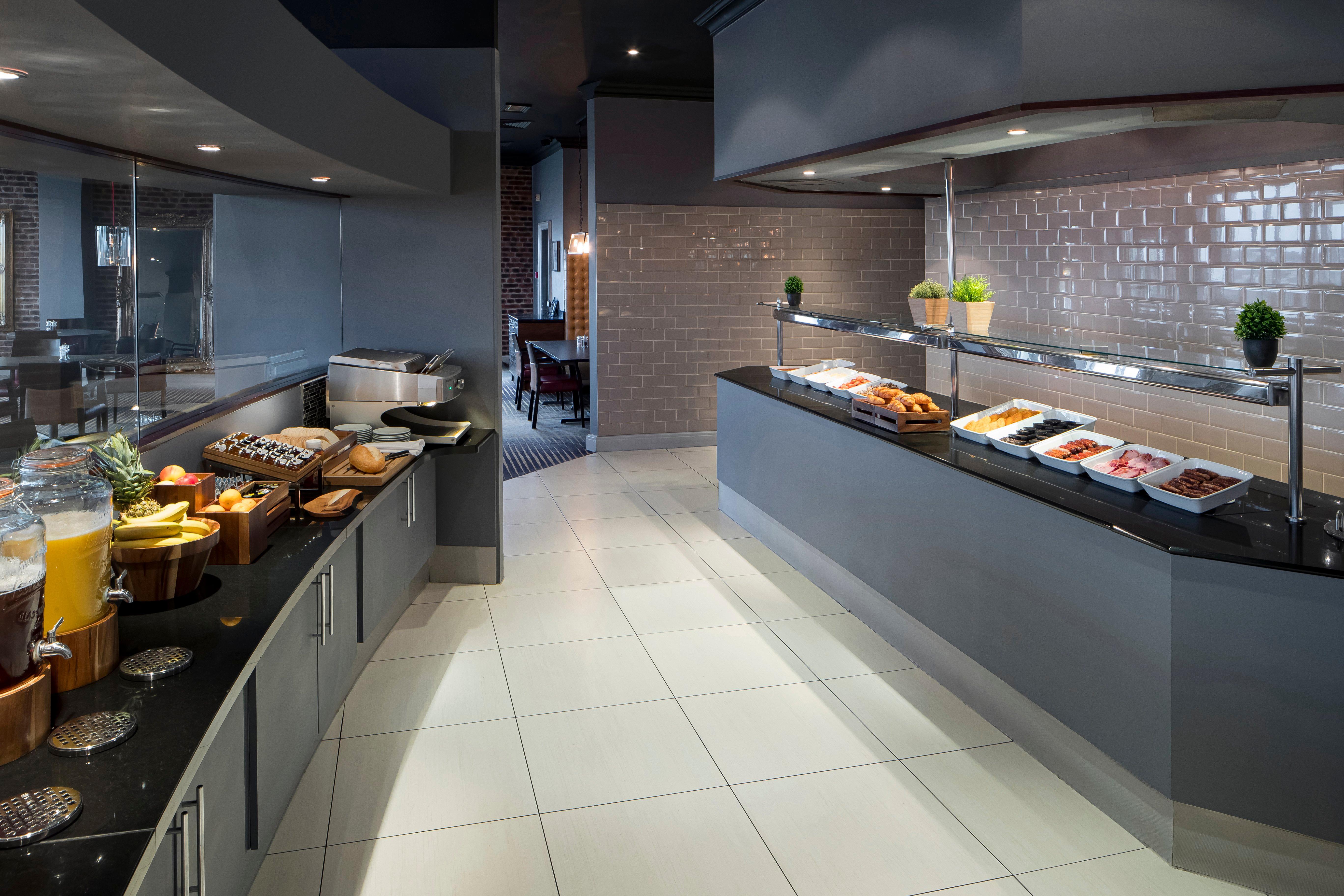 Crowne Plaza Chester By Ihg Exterior photo