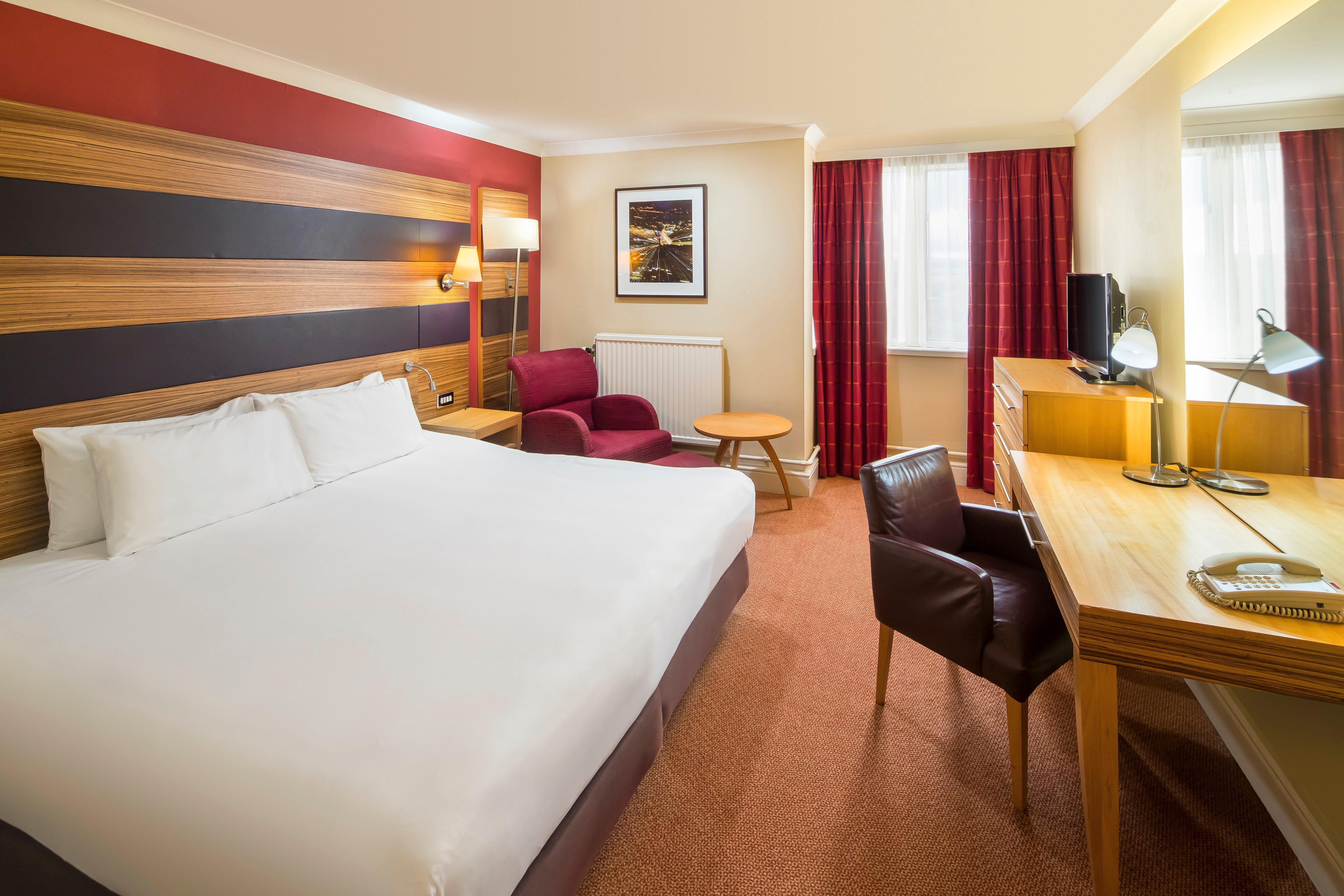 Crowne Plaza Chester By Ihg Exterior photo