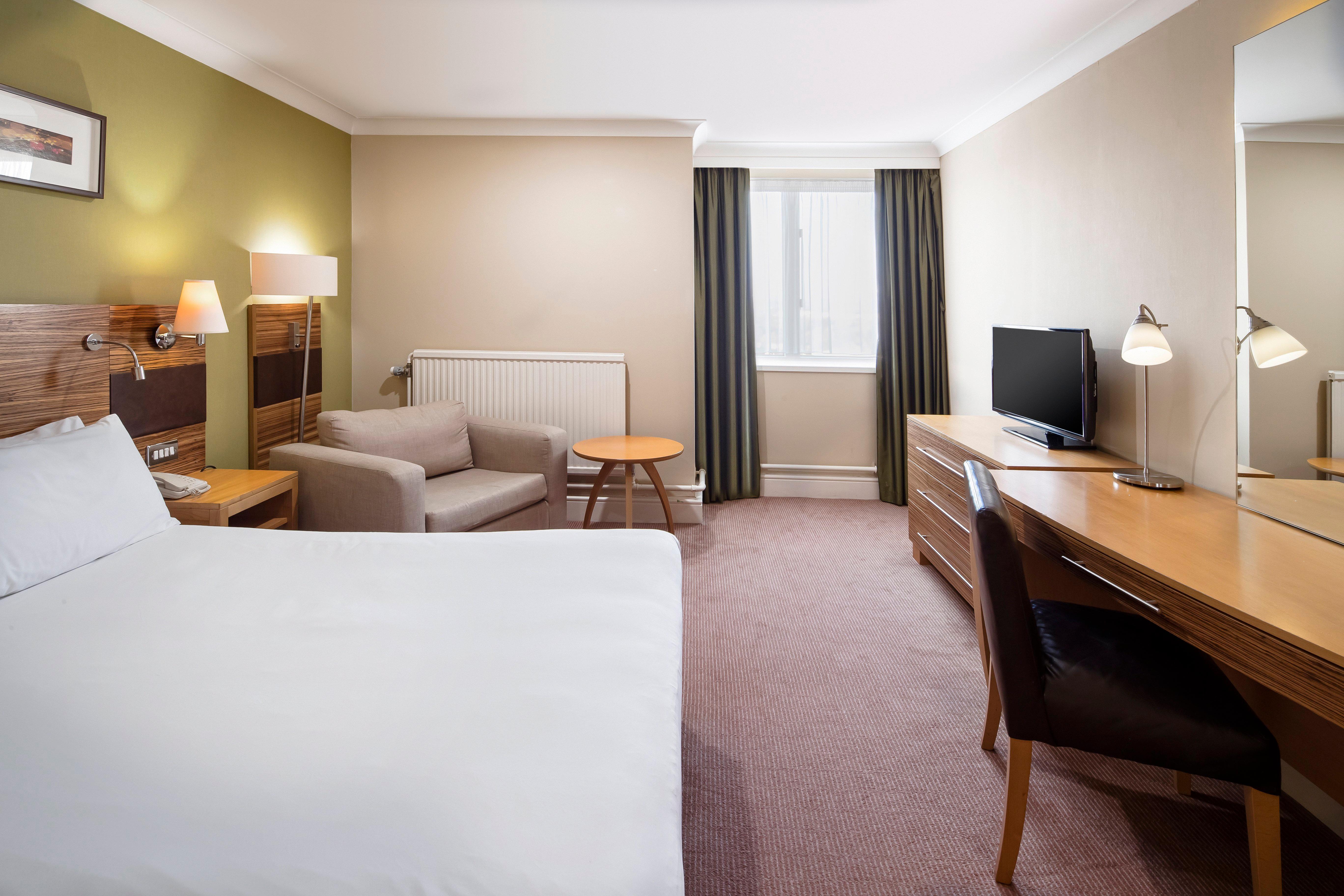 Crowne Plaza Chester By Ihg Exterior photo