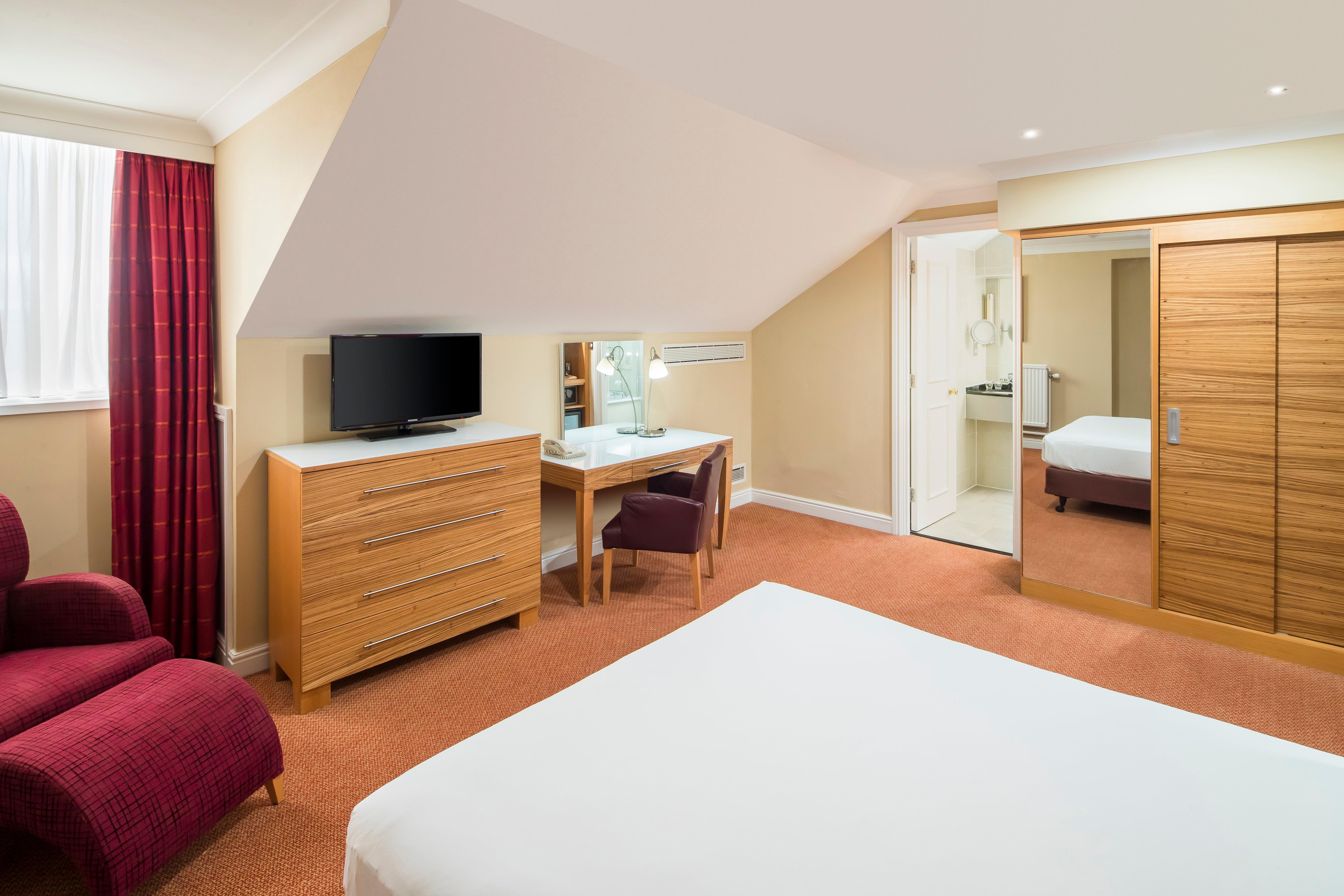 Crowne Plaza Chester By Ihg Exterior photo